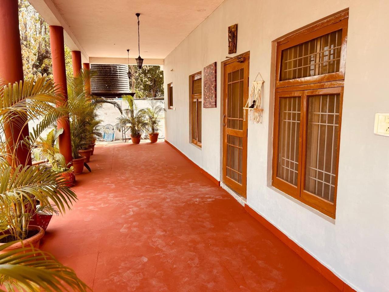 The English Gaon 4 Bhk Bhopál Kültér fotó