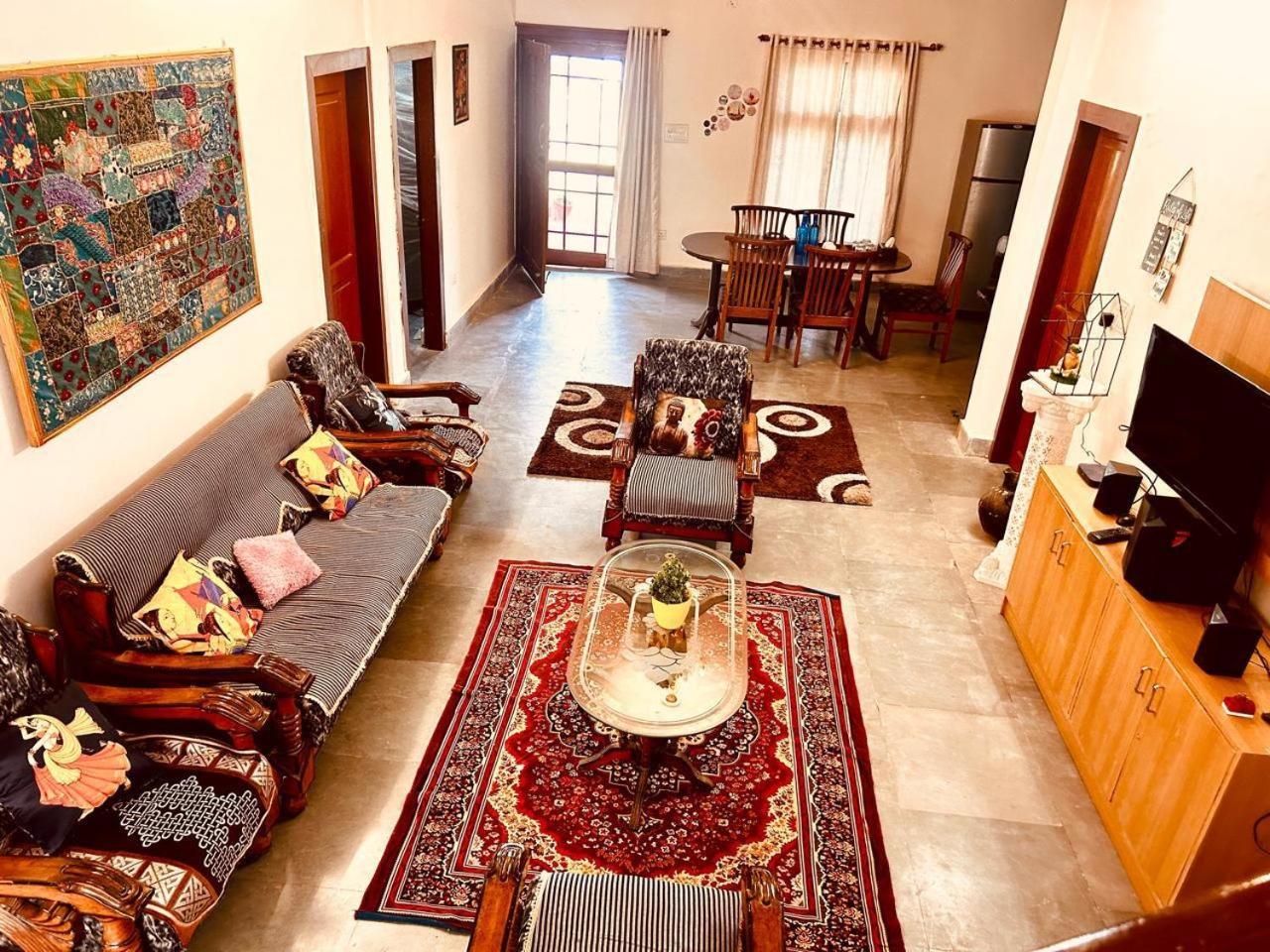 The English Gaon 4 Bhk Bhopál Kültér fotó