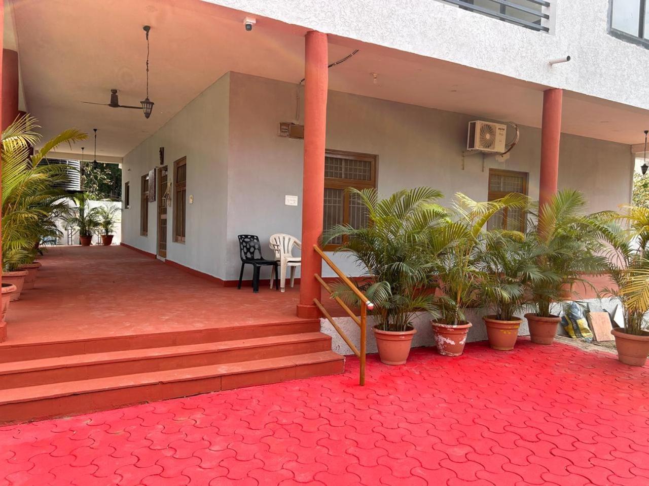 The English Gaon 4 Bhk Bhopál Kültér fotó