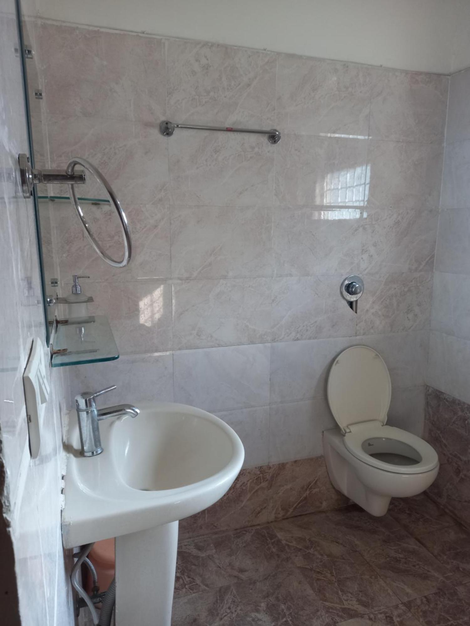 The English Gaon 4 Bhk Bhopál Kültér fotó